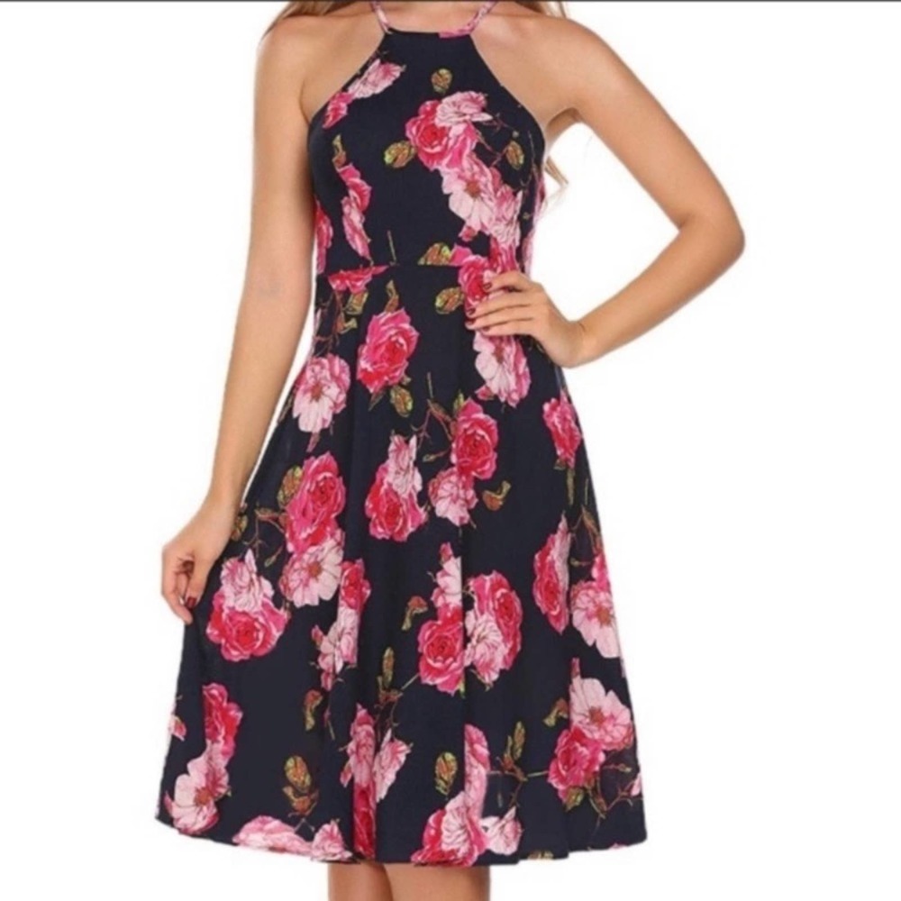 Sleeveless Halter Neck Dress - Picture 5 of 7